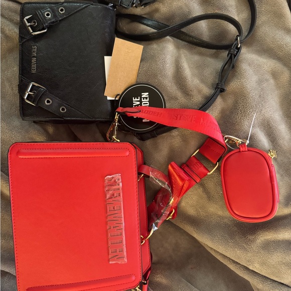 Steve Madden Red and Black Crossbody Bag Set - Picture 1 of 1